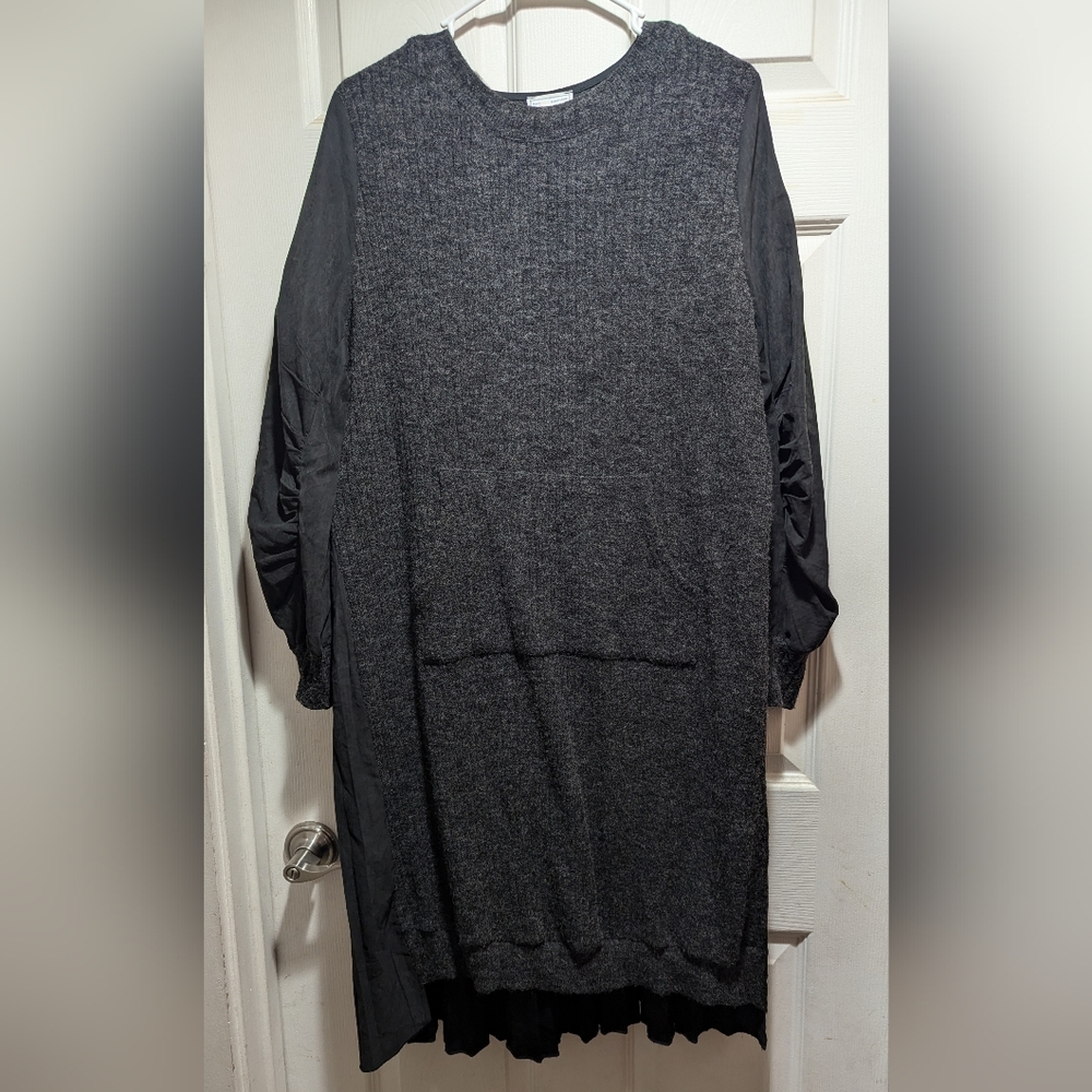 Gray sweater dress with pleated back